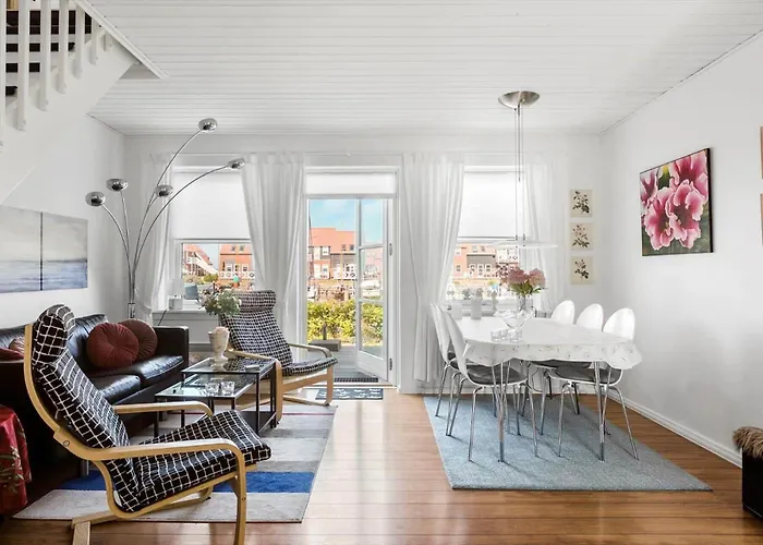 4105-borre-klintholm-havneby-5 *